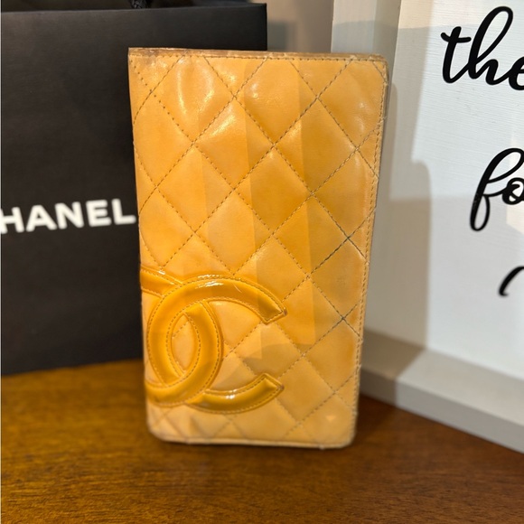 CHANEL Cambon Line Large Beige Yellow 
Calfskin Leather wallet - Picture 11 of 12